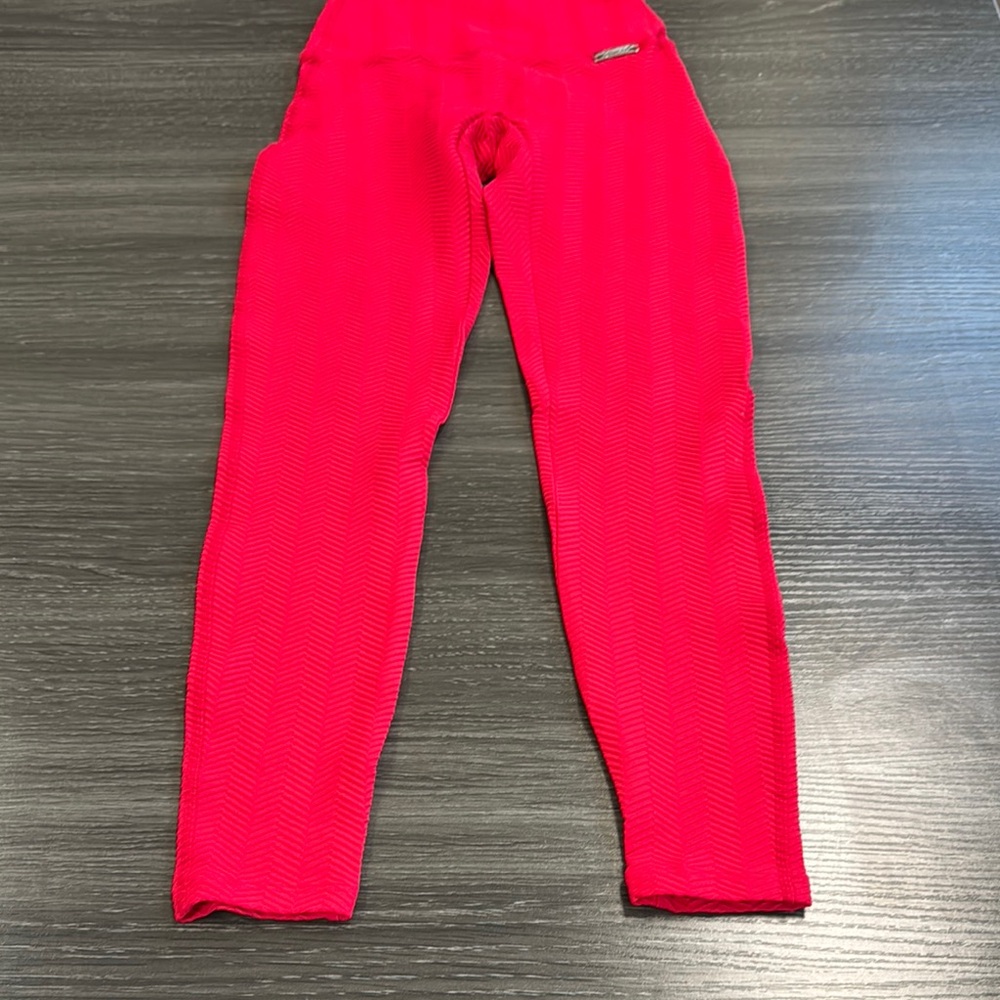 Bombshell Sportswear Flame Red Chevron Leggings Athletic Fit